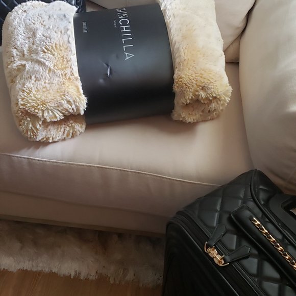 Z Gallerie Faux Chinchilla Throw GOLD - Picture 9 of 12